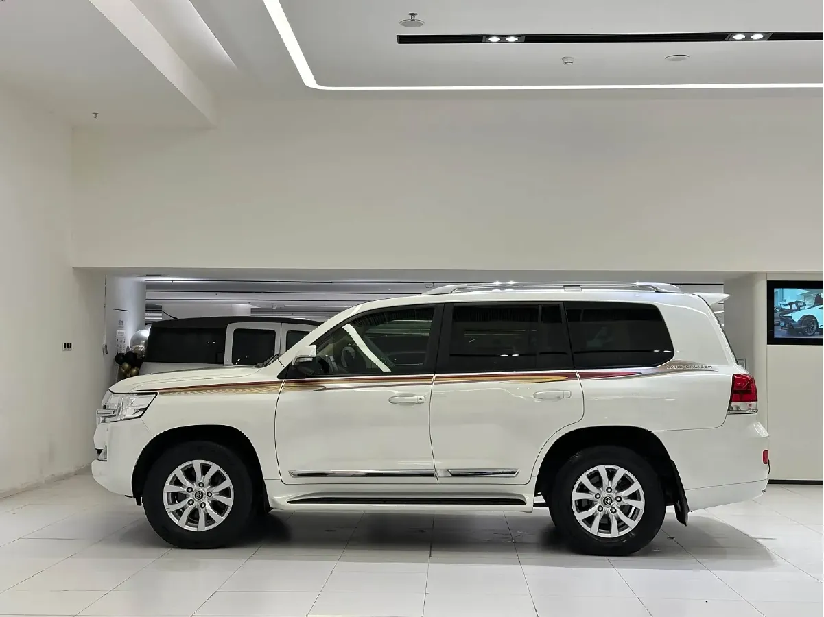 2016 Toyota Land Cruiser 4.0L 275HP V6 5AT,autocango,china used car exporter,china ev exporter,chinese used car exporter,chinese used ev exporter