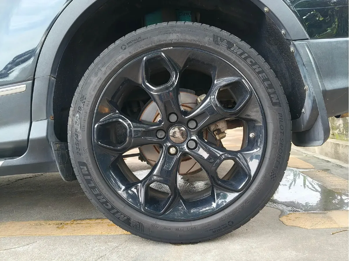 2013 Ford Kuga 2.0T 242HP L4 6AT,autocango,china used car exporter,china ev exporter,chinese used car exporter,chinese used ev exporter