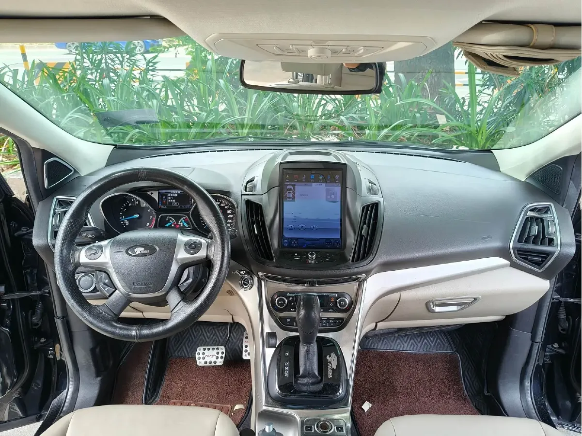 2013 Ford Kuga 2.0T 242HP L4 6AT,autocango,china used car exporter,china ev exporter,chinese used car exporter,chinese used ev exporter