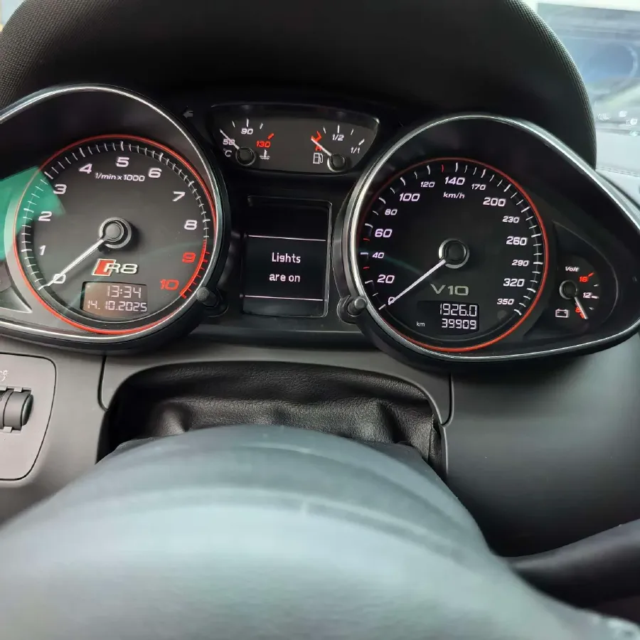 2014 Audi R8 5.2L 525HP V10 7DCT,autocango,china used car exporter,china ev exporter,chinese used car exporter,chinese used ev exporter