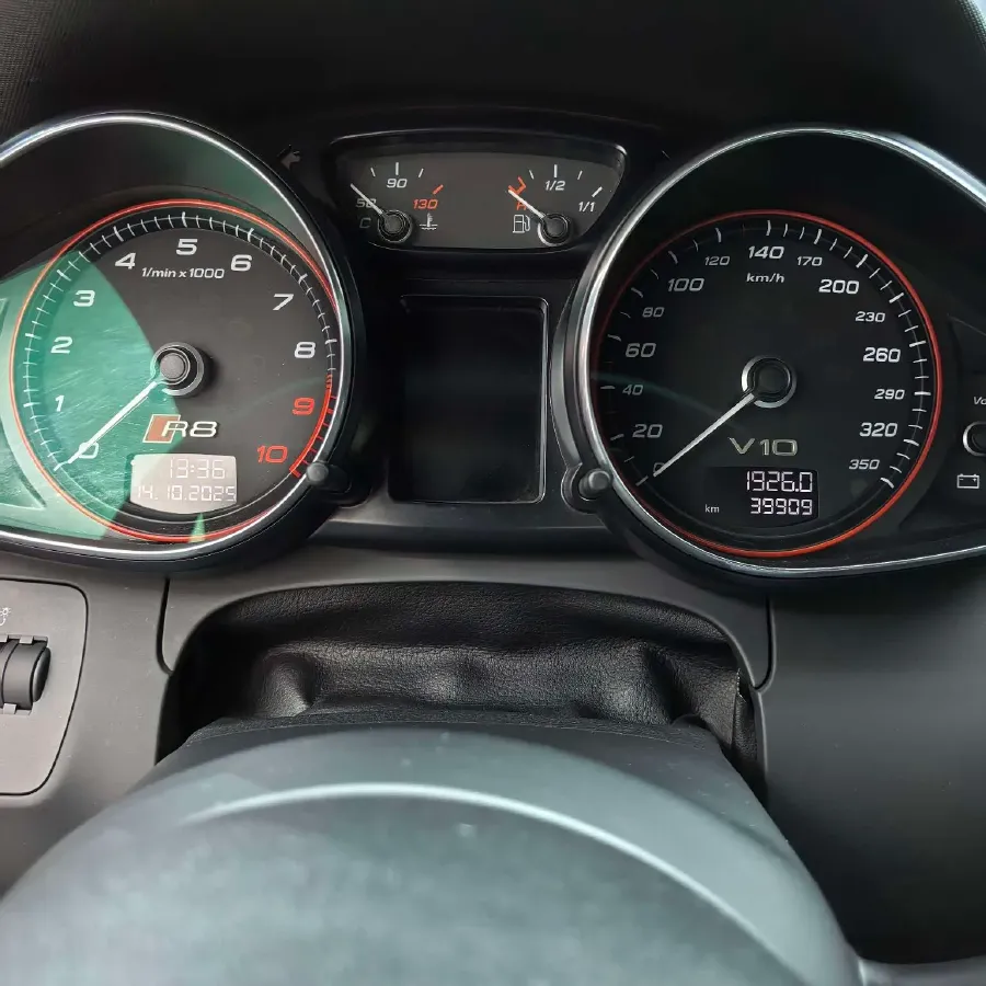 2014 Audi R8 5.2L 525HP V10 7DCT,autocango,china used car exporter,china ev exporter,chinese used car exporter,chinese used ev exporter