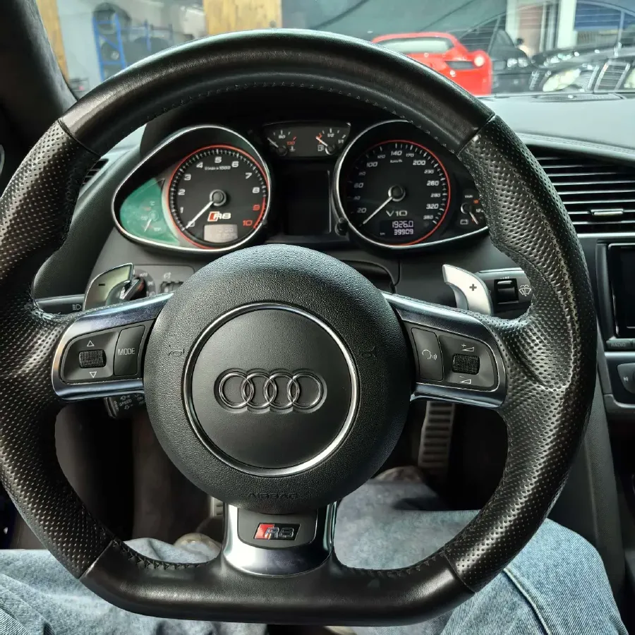 2014 Audi R8 5.2L 525HP V10 7DCT,autocango,china used car exporter,china ev exporter,chinese used car exporter,chinese used ev exporter