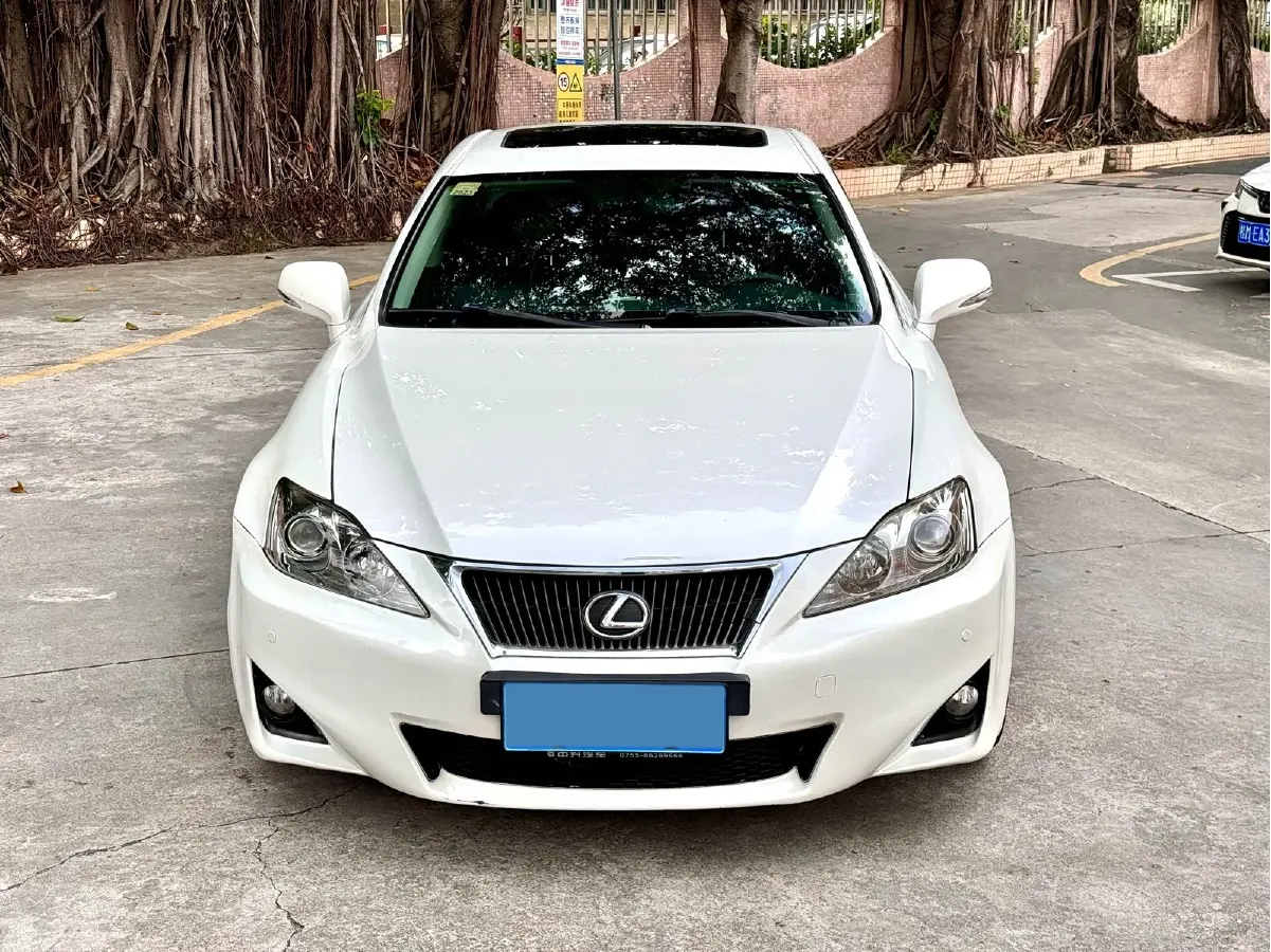 2011 Lexus IS 2.5L 208HP V6 6AT,autocango,china used car exporter,china ev exporter,chinese used car exporter,chinese used ev exporter