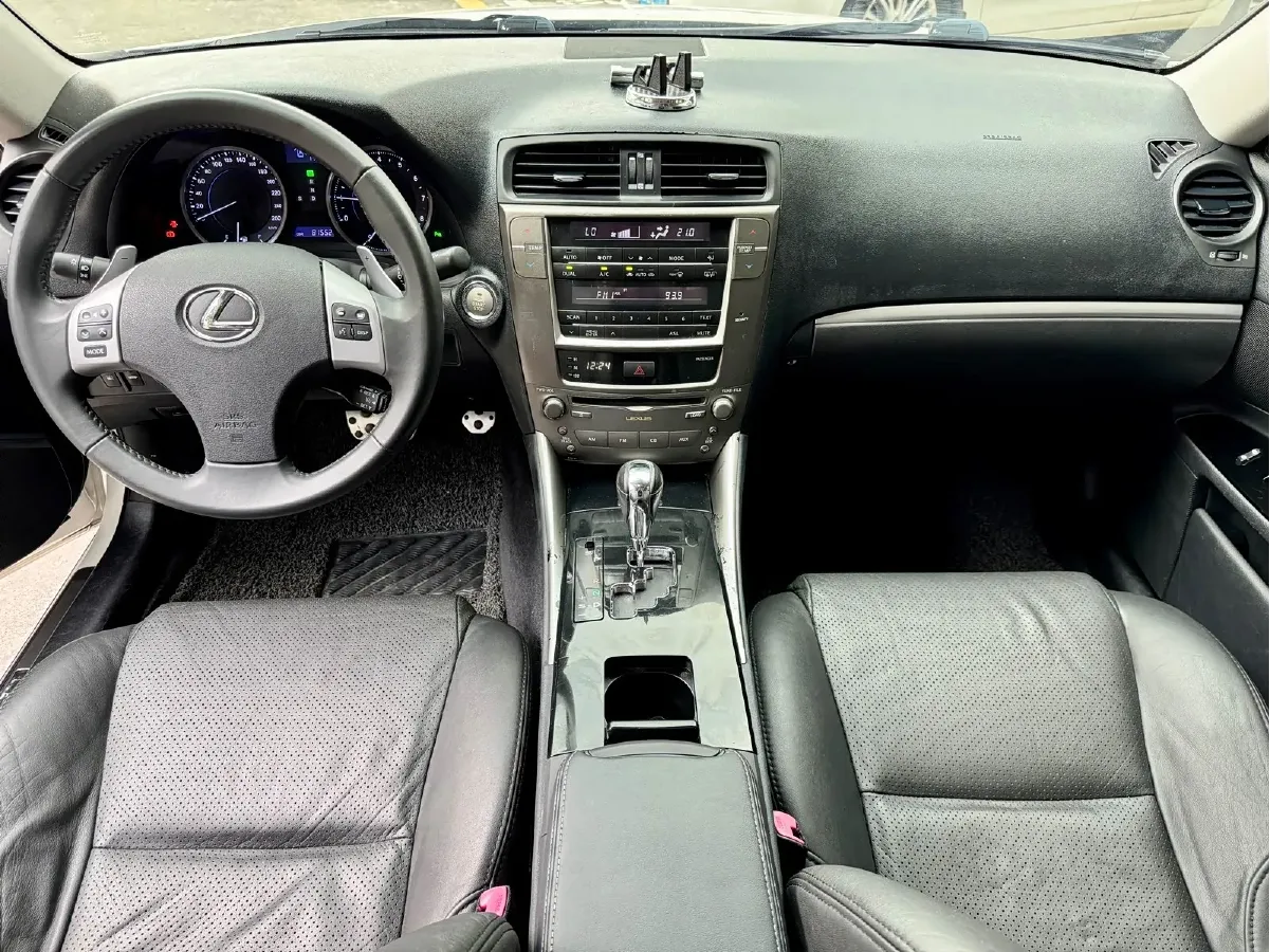 2011 Lexus IS 2.5L 208HP V6 6AT,autocango,china used car exporter,china ev exporter,chinese used car exporter,chinese used ev exporter