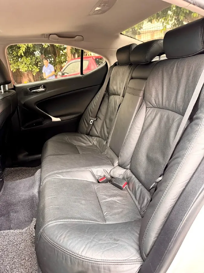 2011 Lexus IS 2.5L 208HP V6 6AT,autocango,china used car exporter,china ev exporter,chinese used car exporter,chinese used ev exporter