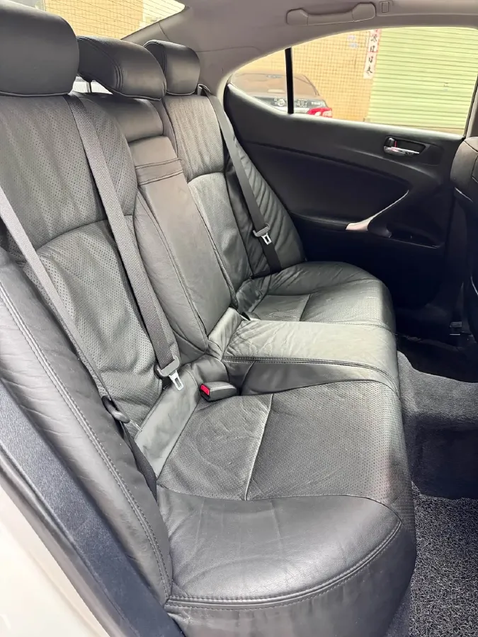 2011 Lexus IS 2.5L 208HP V6 6AT,autocango,china used car exporter,china ev exporter,chinese used car exporter,chinese used ev exporter