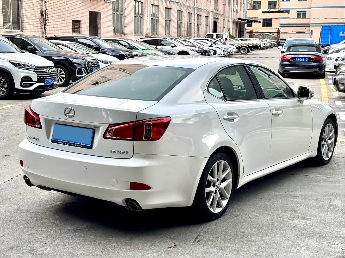 2011 Lexus IS 2.5L 208HP V6 6AT,autocango,china used car exporter,china ev exporter,chinese used car exporter,chinese used ev exporter