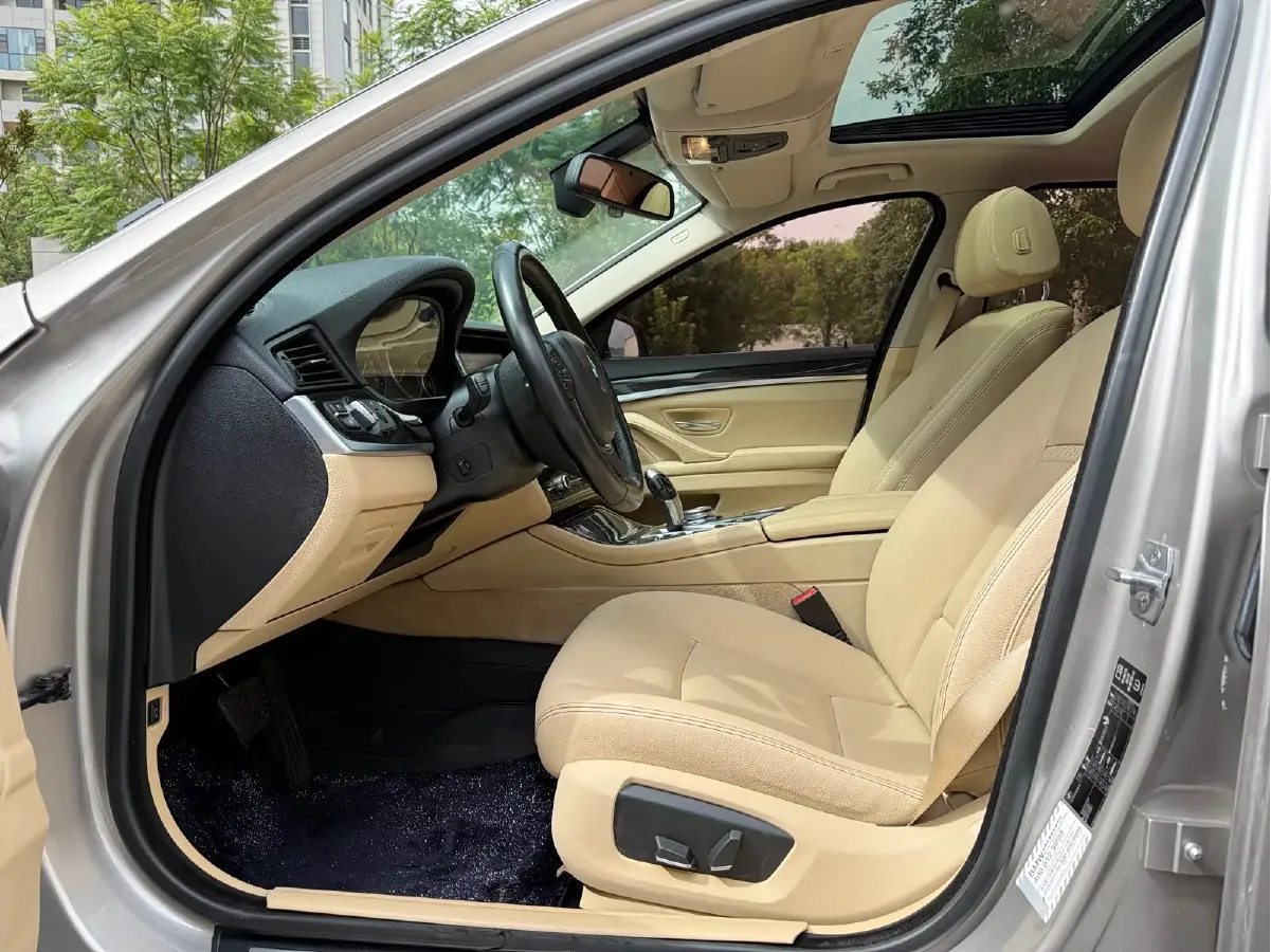 2014 BMW 5 Series 2.0T 218HP L4 8AT,autocango,china used car exporter,china ev exporter,chinese used car exporter,chinese used ev exporter