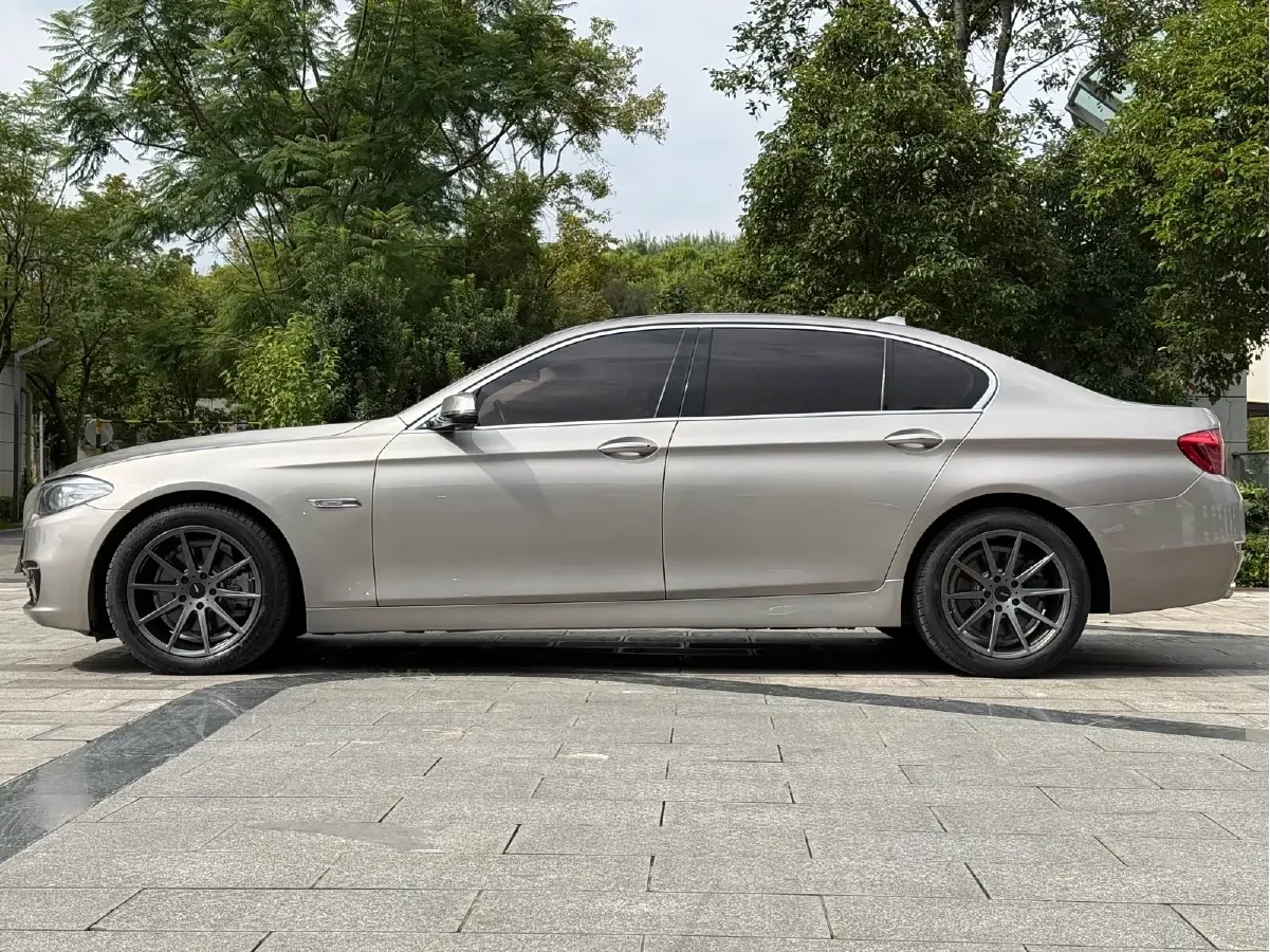 2014 BMW 5 Series 2.0T 218HP L4 8AT,autocango,china used car exporter,china ev exporter,chinese used car exporter,chinese used ev exporter