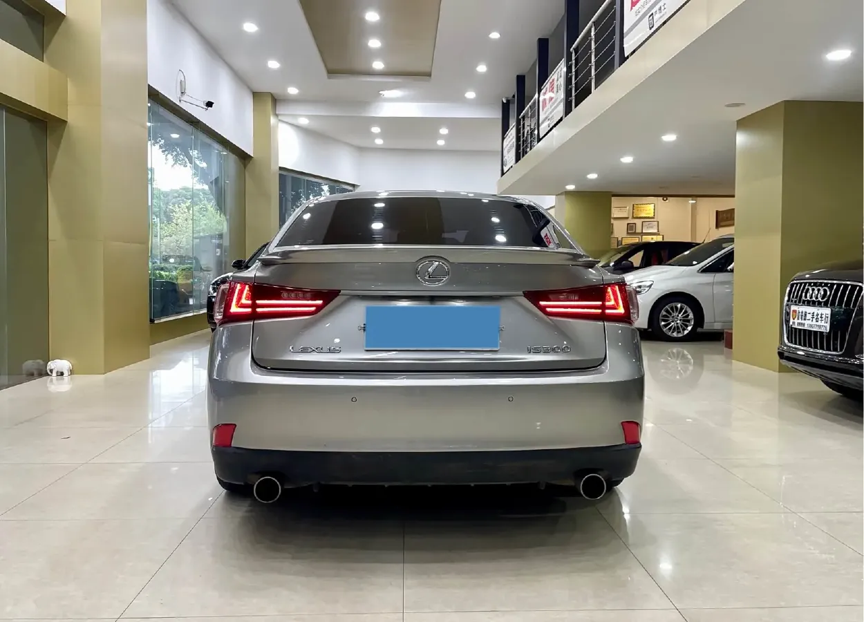 2013 Lexus IS 2.5L 208HP V6 6AT,autocango,china used car exporter,china ev exporter,chinese used car exporter,chinese used ev exporter