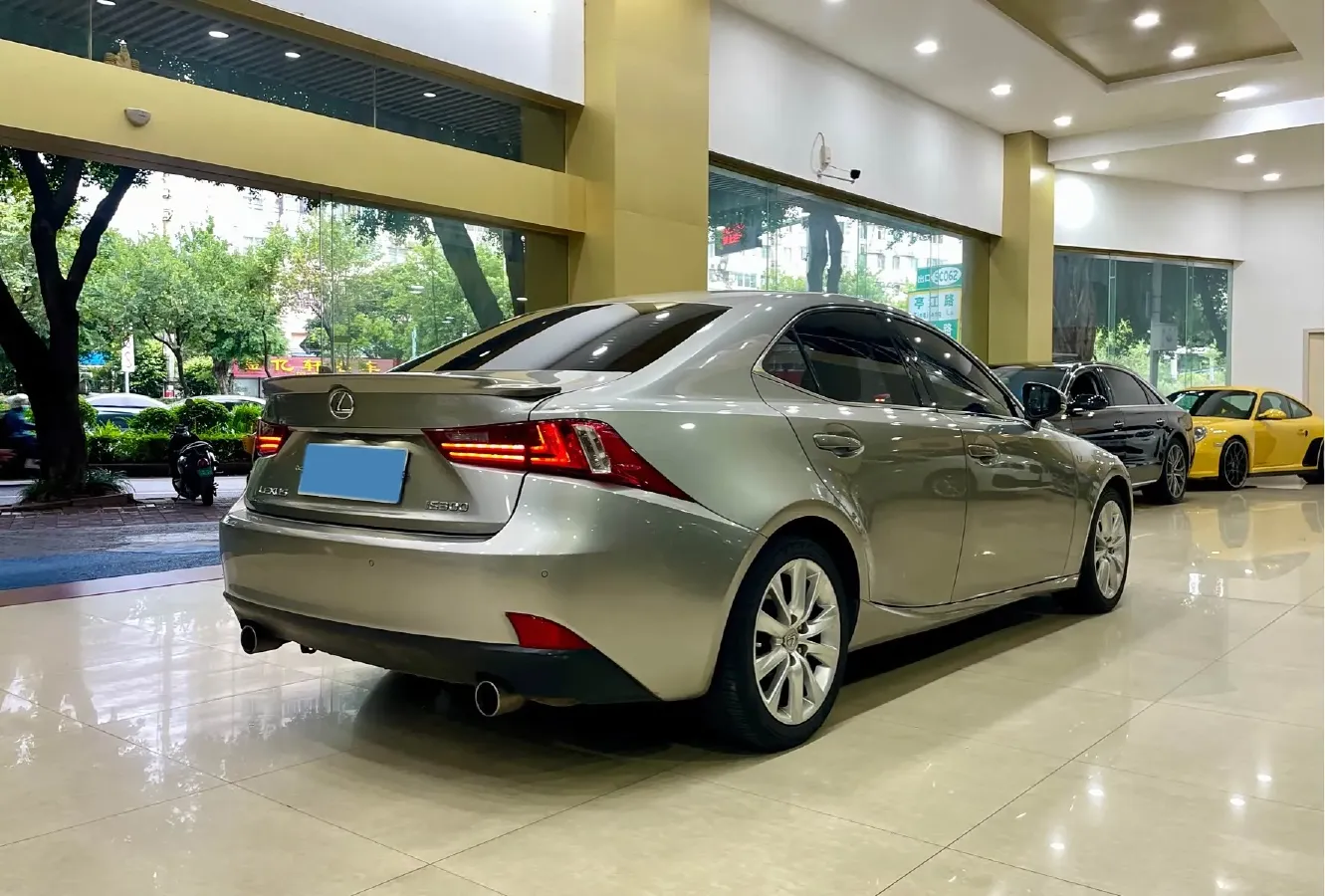 2013 Lexus IS 2.5L 208HP V6 6AT,autocango,china used car exporter,china ev exporter,chinese used car exporter,chinese used ev exporter