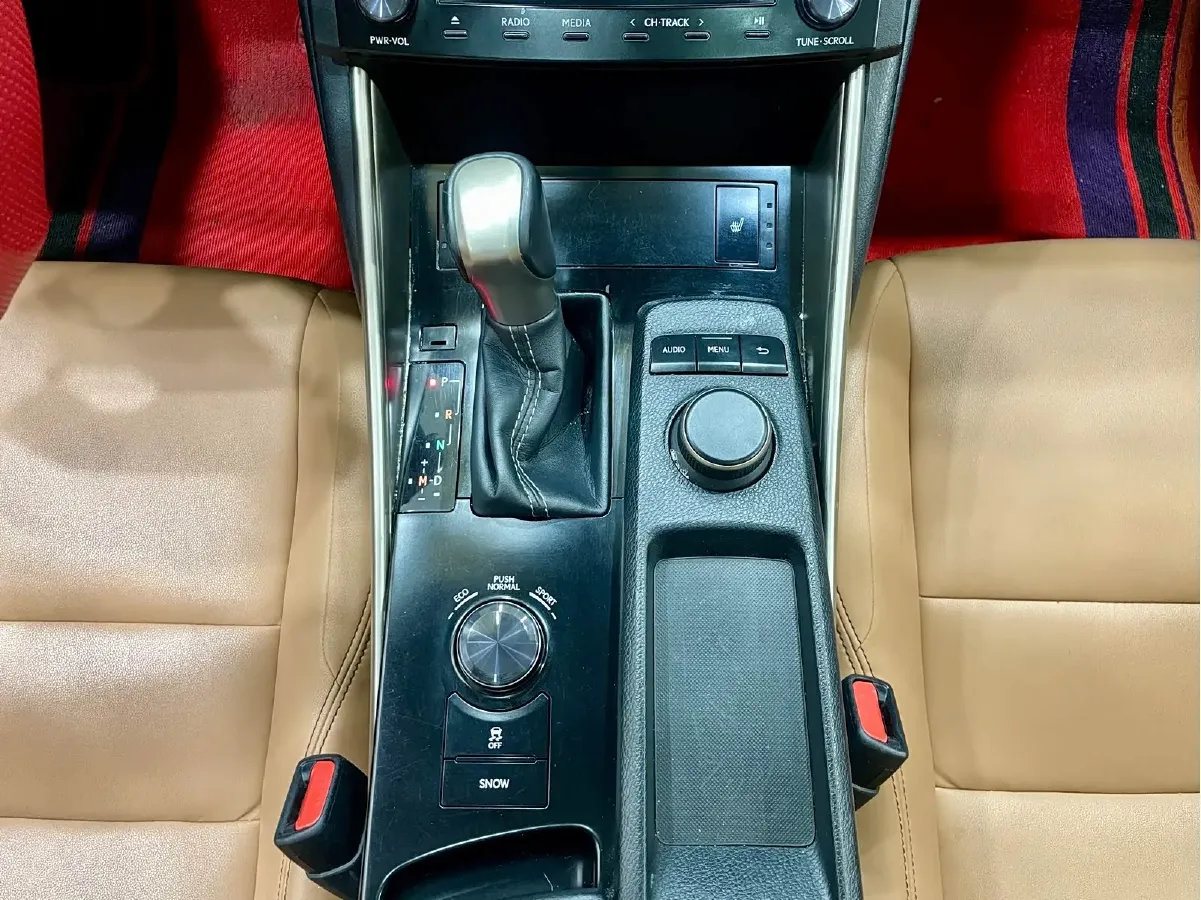 2013 Lexus IS 2.5L 208HP V6 6AT,autocango,china used car exporter,china ev exporter,chinese used car exporter,chinese used ev exporter