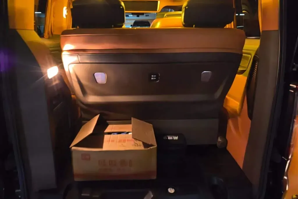 2023 Ford Tourneo 2.0T 220HP L4 9AT,autocango,china used car exporter,china ev exporter,chinese used car exporter,chinese used ev exporter