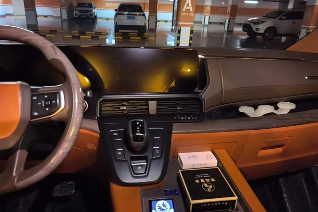 2023 Ford Tourneo 2.0T 220HP L4 9AT,autocango,china used car exporter,china ev exporter,chinese used car exporter,chinese used ev exporter