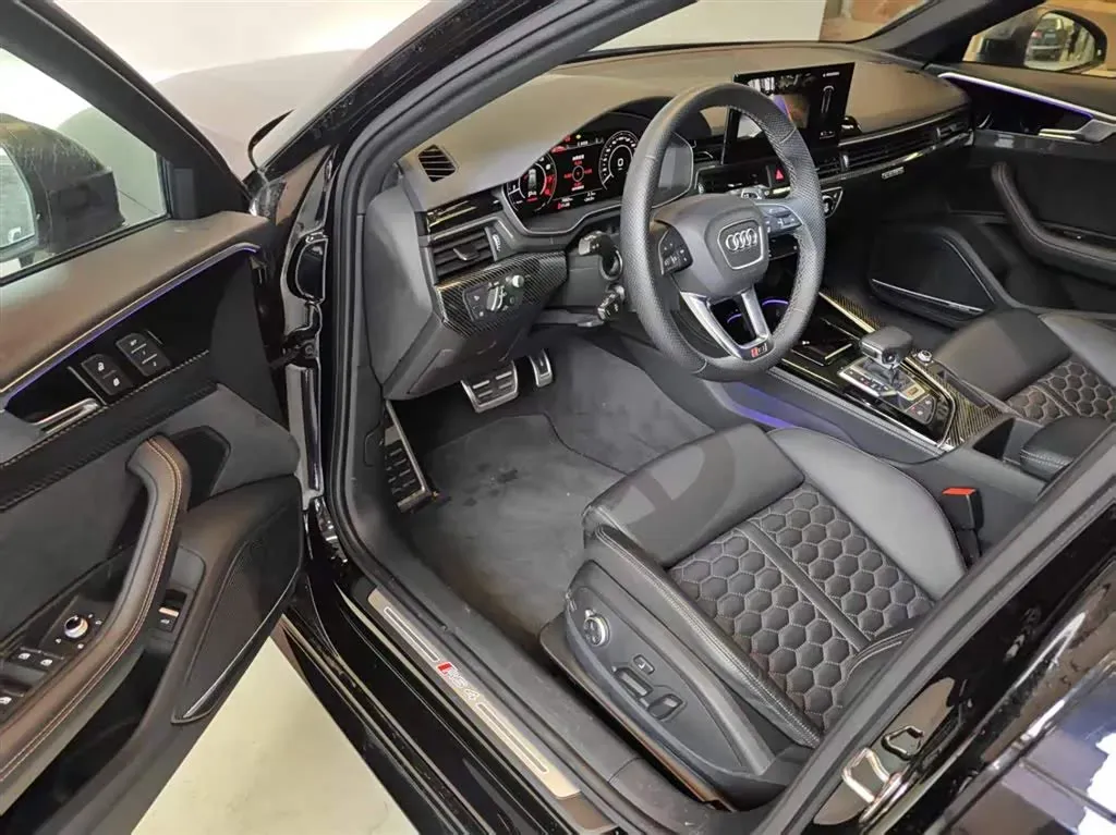 2023 Audi RS 4 2.9T 450HP V6 8AT,autocango,china used car exporter,china ev exporter,chinese used car exporter,chinese used ev exporter
