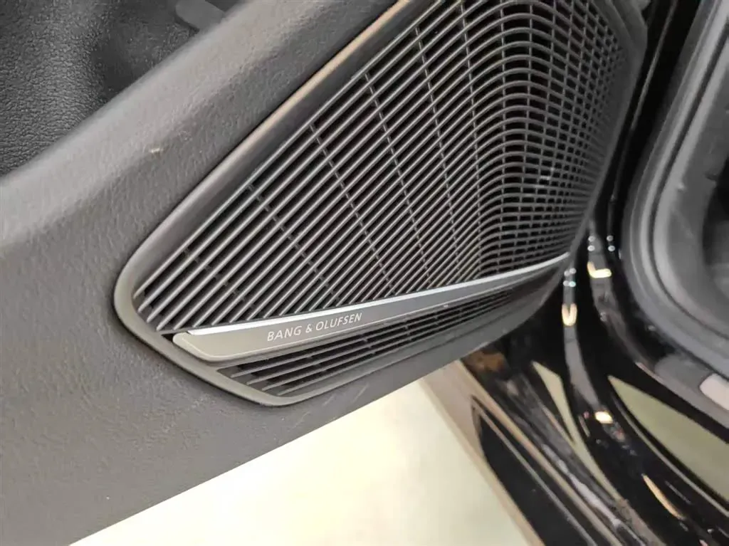 2023 Audi RS 4 2.9T 450HP V6 8AT,autocango,china used car exporter,china ev exporter,chinese used car exporter,chinese used ev exporter