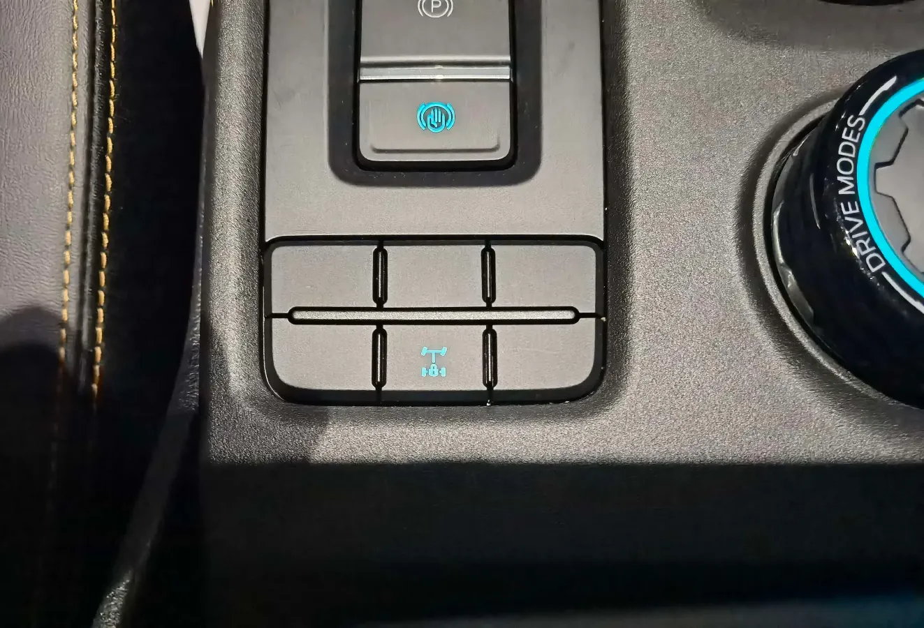 2023 Ford Ranger 2.3T 258HP L4 8AT,autocango,china used car exporter,china ev exporter,chinese used car exporter,chinese used ev exporter