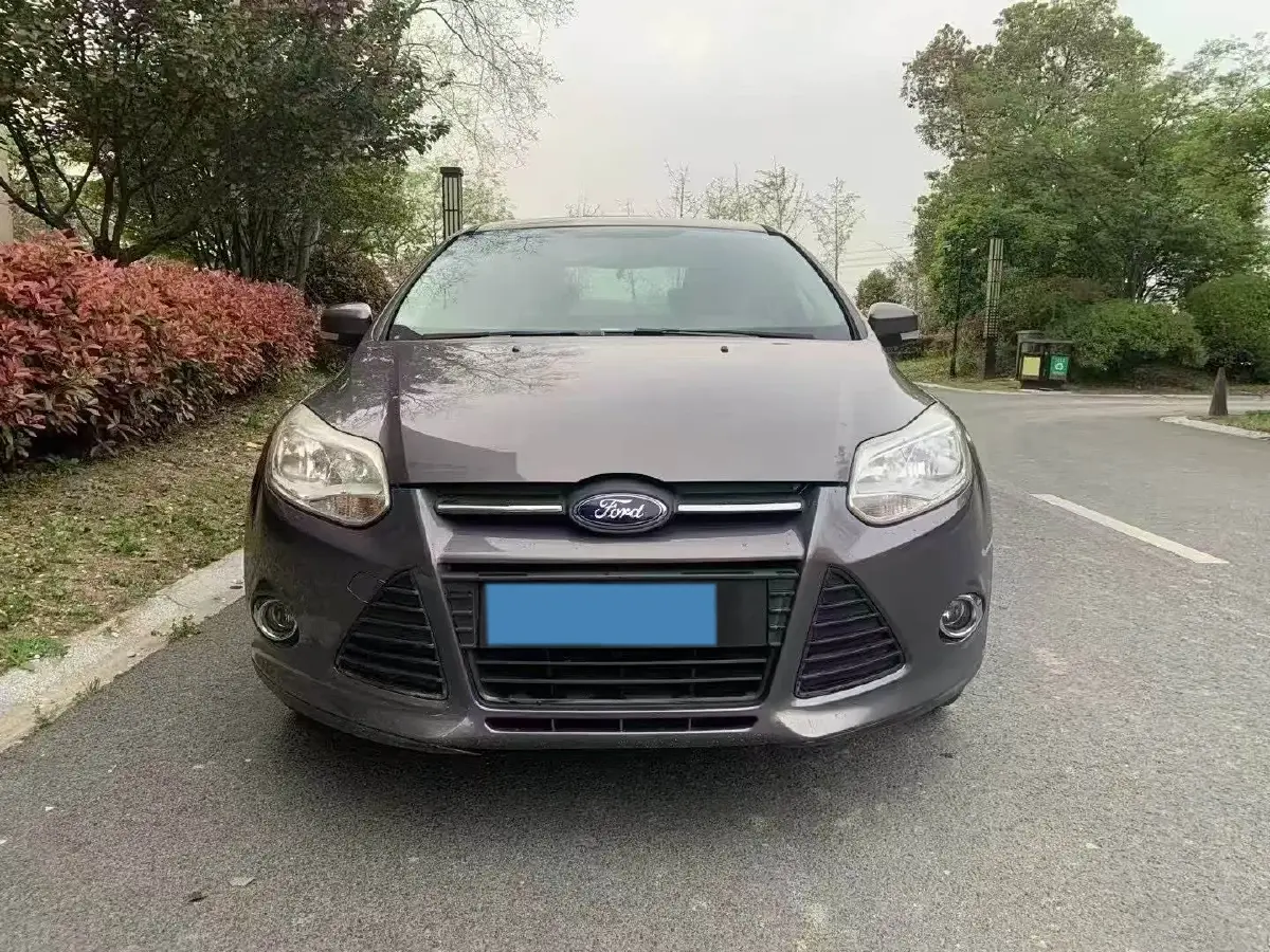 2012 Ford Focus 1.6L 125HP L4 5MT