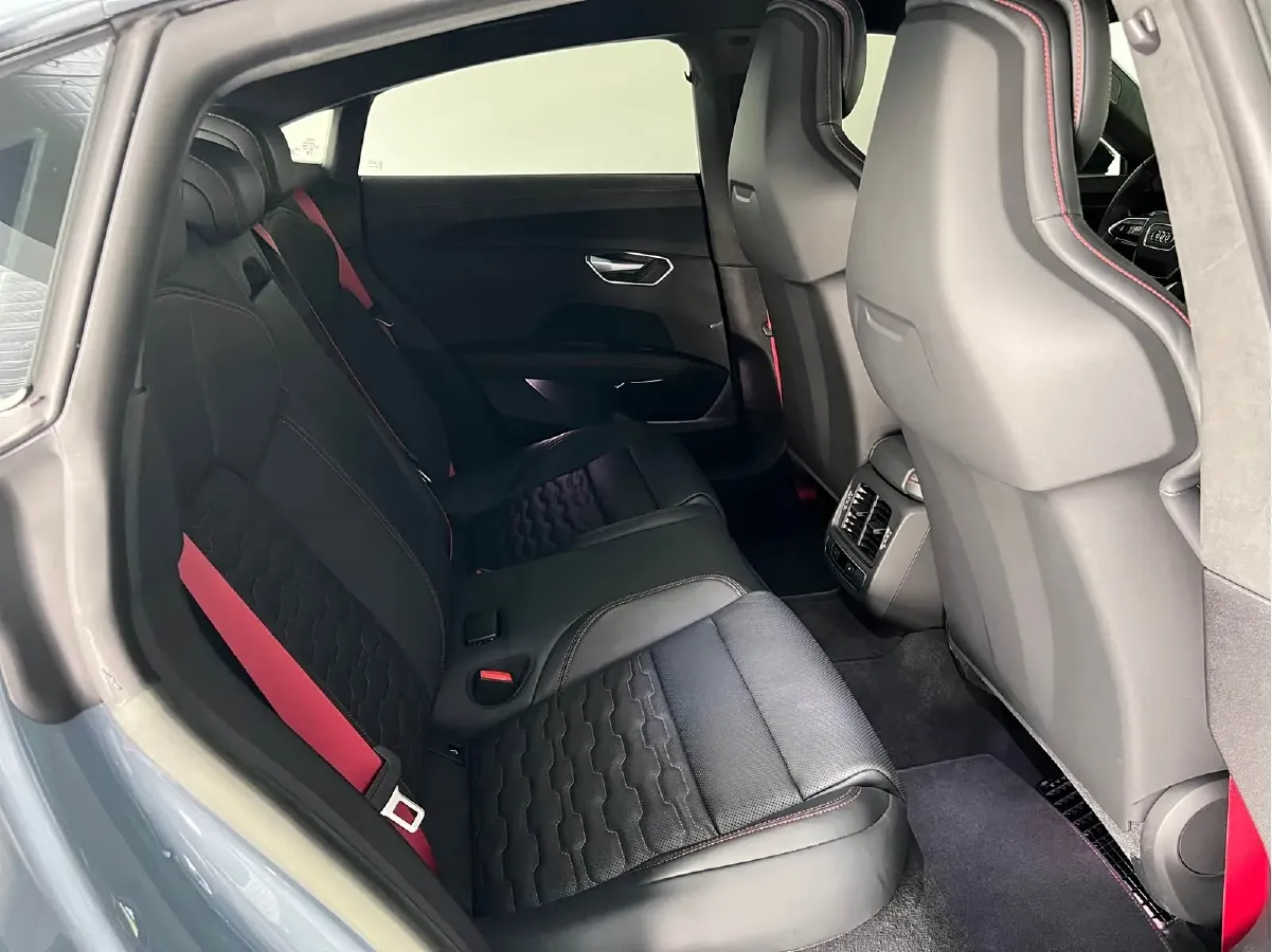 2023 Audi RS e-tron GT 2AT BEV 93.4KWH,autocango,china used car exporter,china ev exporter,chinese used car exporter,chinese used ev exporter