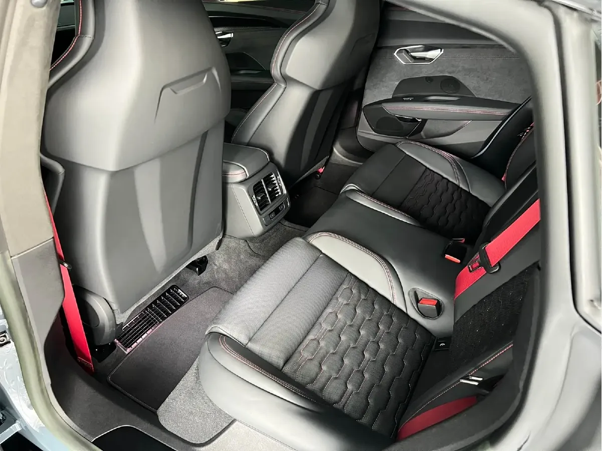 2023 Audi RS e-tron GT 2AT BEV 93.4KWH,autocango,china used car exporter,china ev exporter,chinese used car exporter,chinese used ev exporter