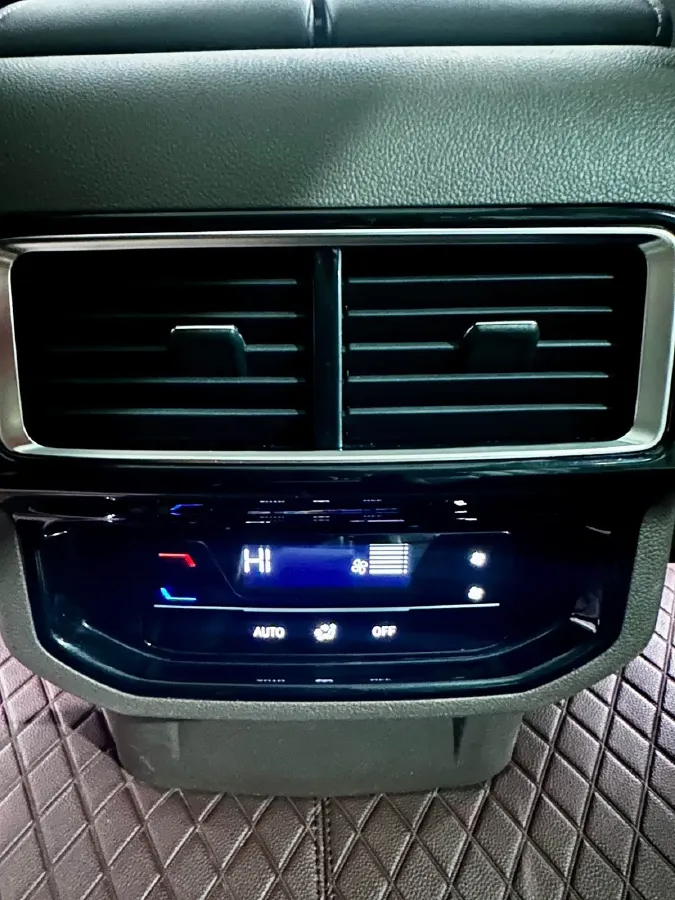 2022 Volkswagen Viloran 2.0T 220HP L4 7DCT,autocango,china used car exporter,china ev exporter,chinese used car exporter,chinese used ev exporter