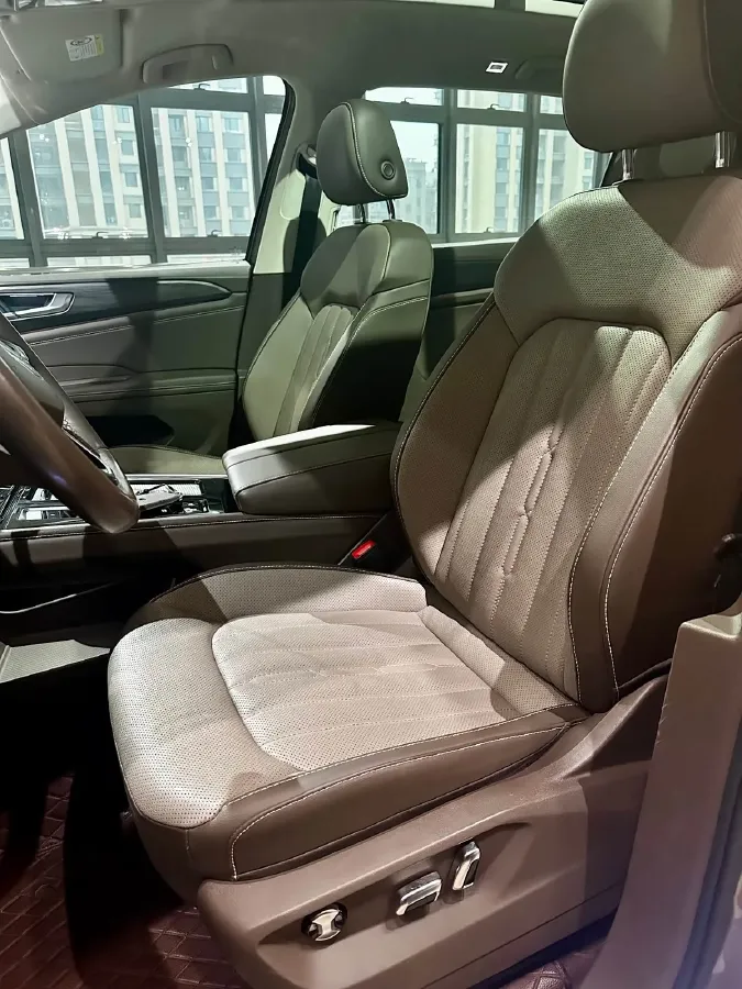 2022 Volkswagen Viloran 2.0T 220HP L4 7DCT,autocango,china used car exporter,china ev exporter,chinese used car exporter,chinese used ev exporter