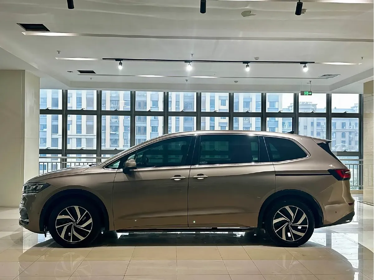 2022 Volkswagen Viloran 2.0T 220HP L4 7DCT,autocango,china used car exporter,china ev exporter,chinese used car exporter,chinese used ev exporter