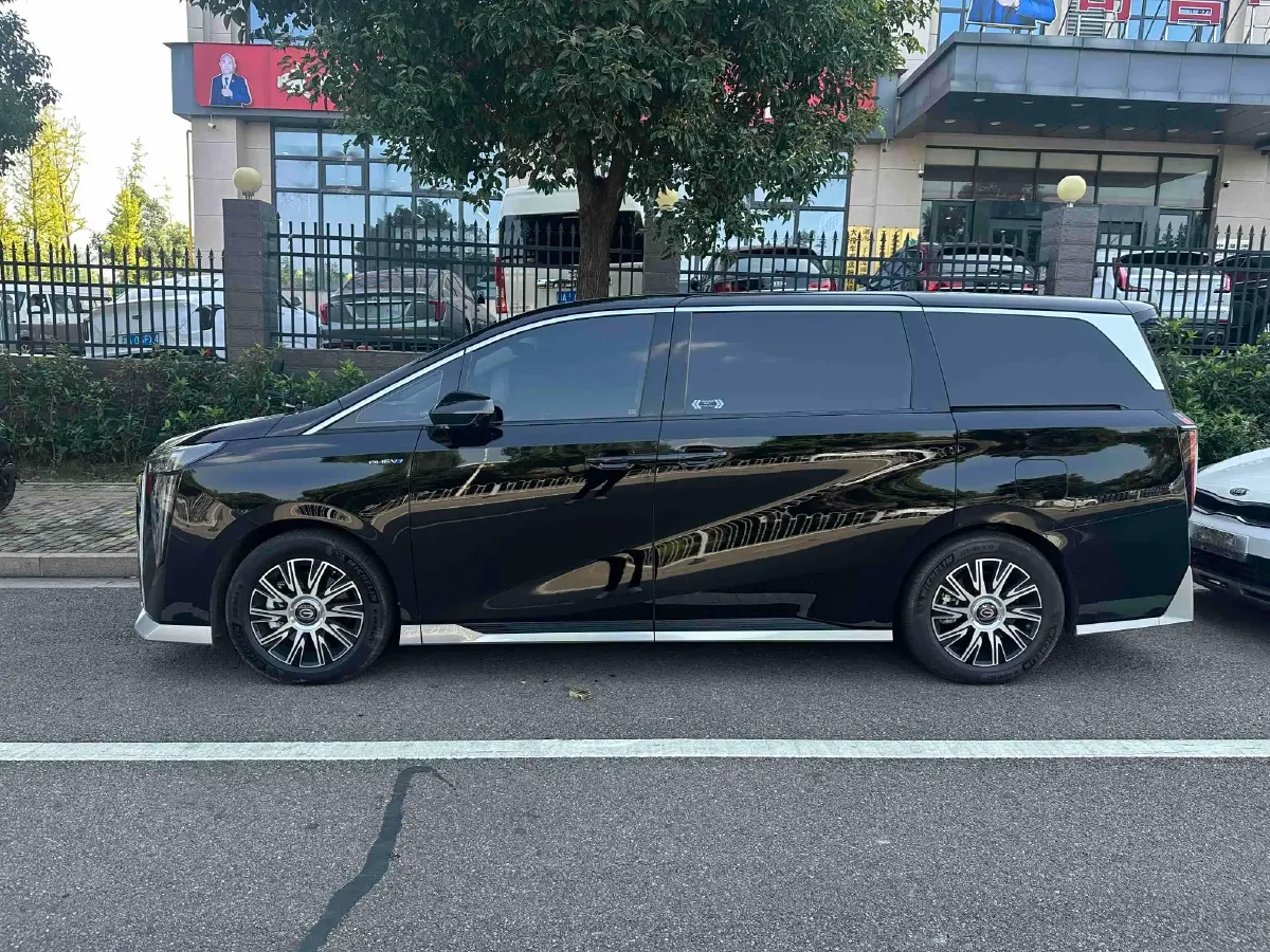 2023 GAC Trumpchi E9 2.0T 190HP L4 2DHT PHEV 25.57KWH,autocango,china used car exporter,china ev exporter,chinese used car exporter,chinese used ev exporter