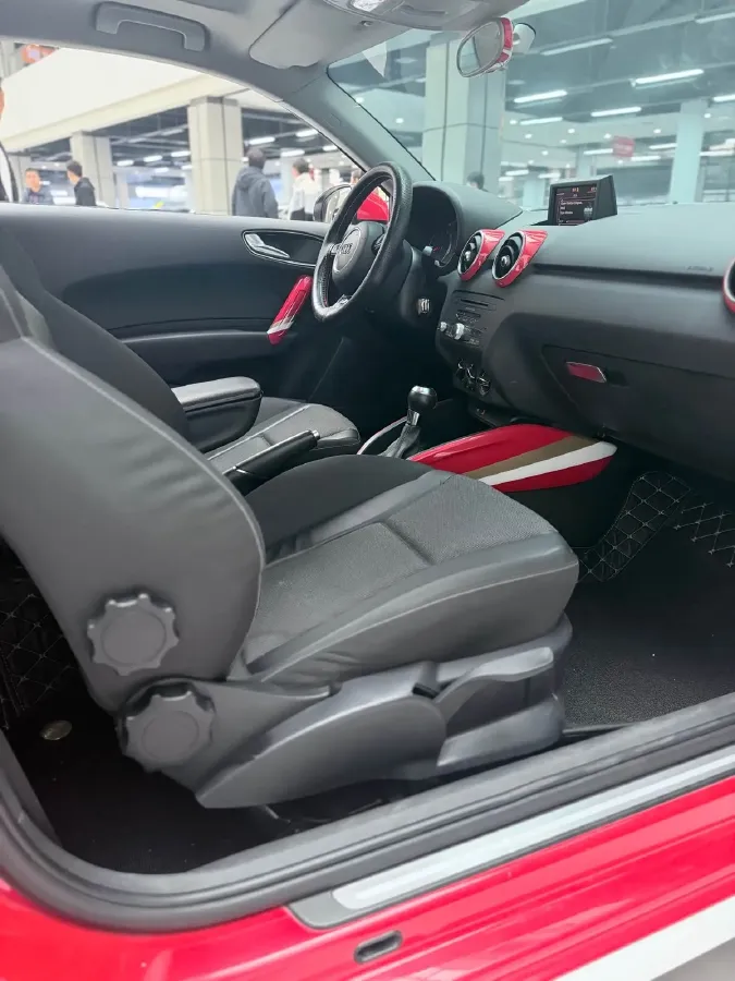 2013 Audi A1 1.4T 122HP L4 7DCT,autocango,china used car exporter,china ev exporter,chinese used car exporter,chinese used ev exporter