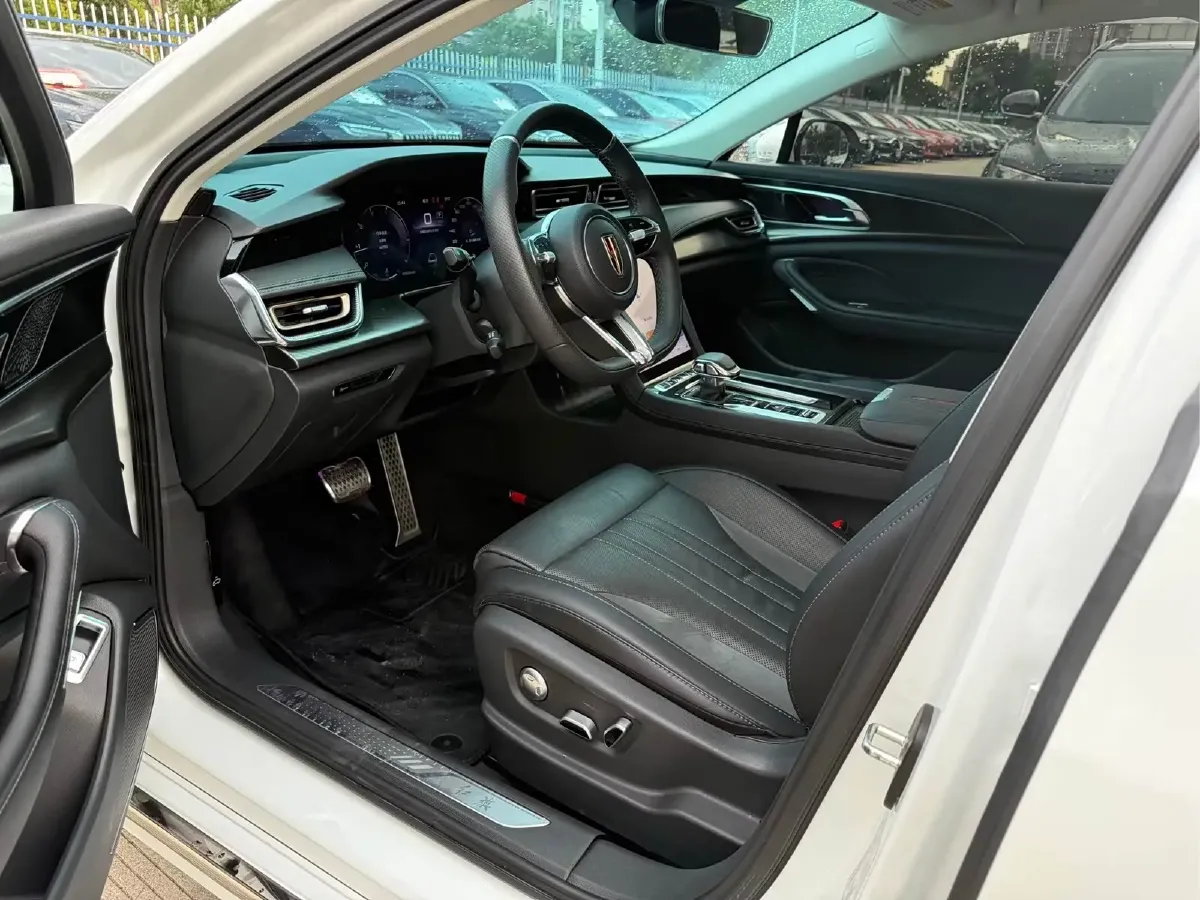 2023 HongQi H6 2.0T 252HP L4 8AT,autocango,china used car exporter,china ev exporter,chinese used car exporter,chinese used ev exporter