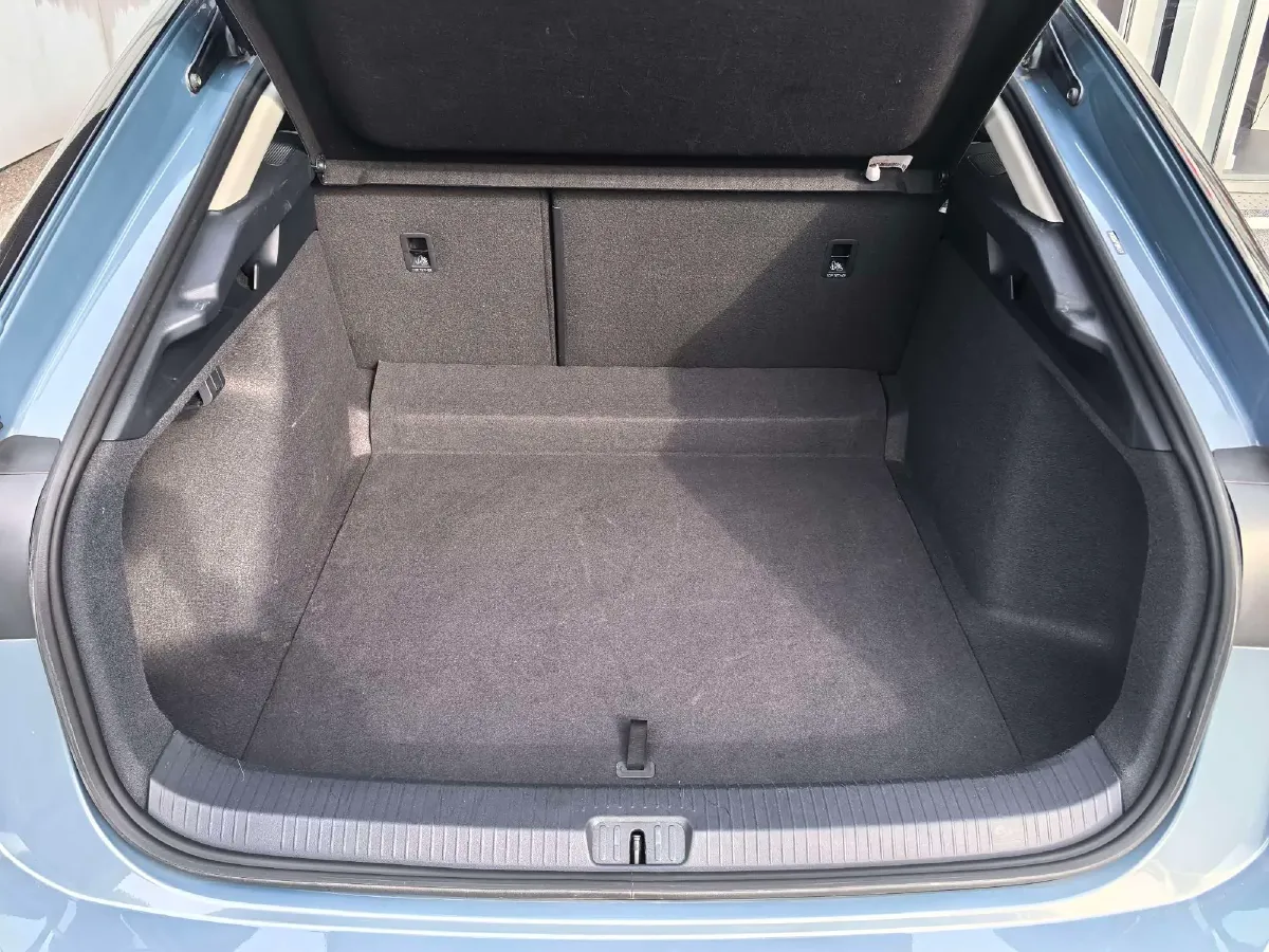 2024 Volkswagen ID.7 Vizzion BEV 84.8KWH,autocango,china used car exporter,china ev exporter,chinese used car exporter,chinese used ev exporter