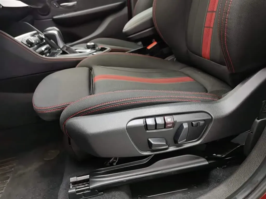 2015 BMW 2 Series SUV 1.5T 136HP L3 6AT,autocango,china used car exporter,china ev exporter,chinese used car exporter,chinese used ev exporter