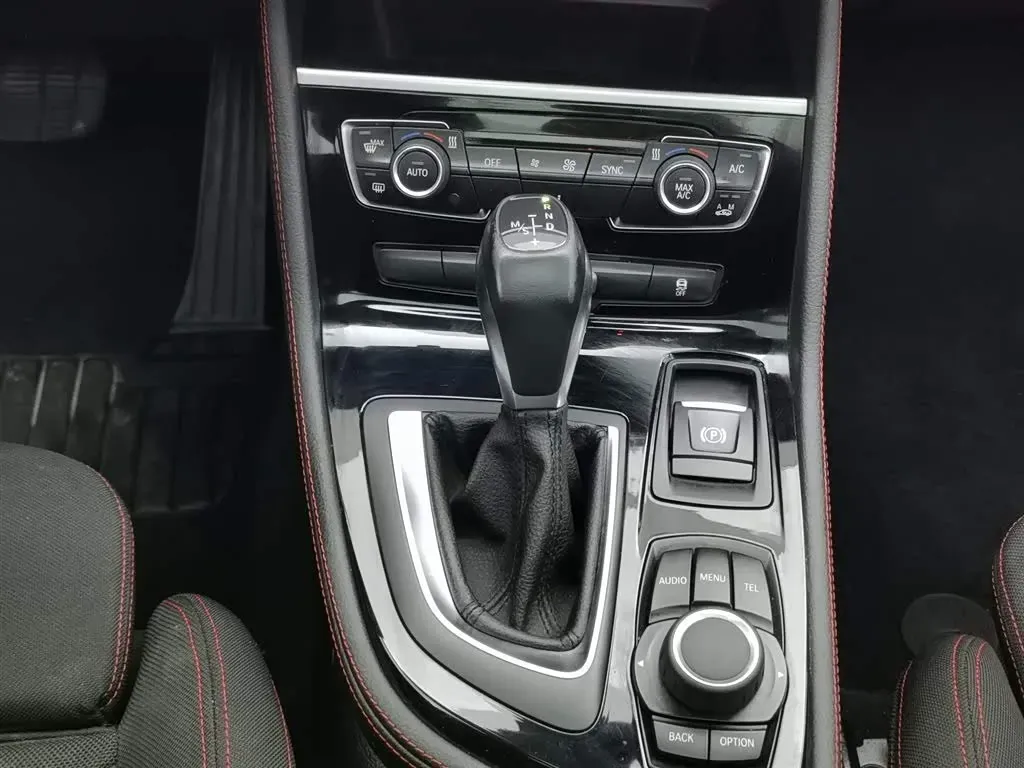 2015 BMW 2 Series SUV 1.5T 136HP L3 6AT,autocango,china used car exporter,china ev exporter,chinese used car exporter,chinese used ev exporter