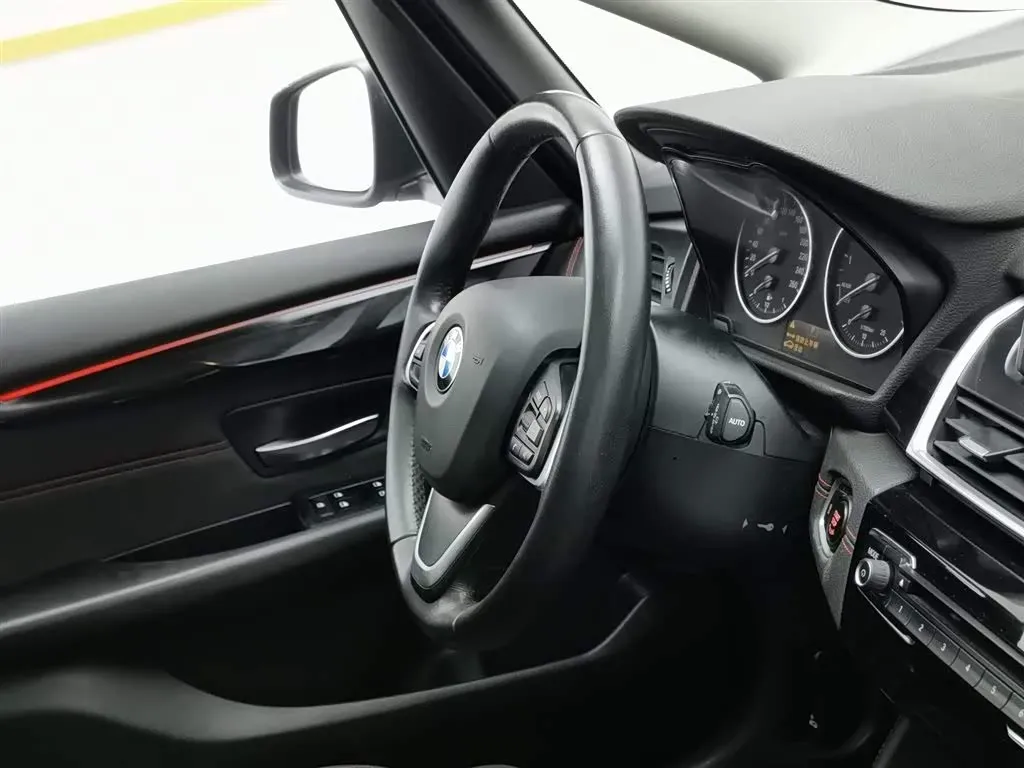 2015 BMW 2 Series SUV 1.5T 136HP L3 6AT,autocango,china used car exporter,china ev exporter,chinese used car exporter,chinese used ev exporter