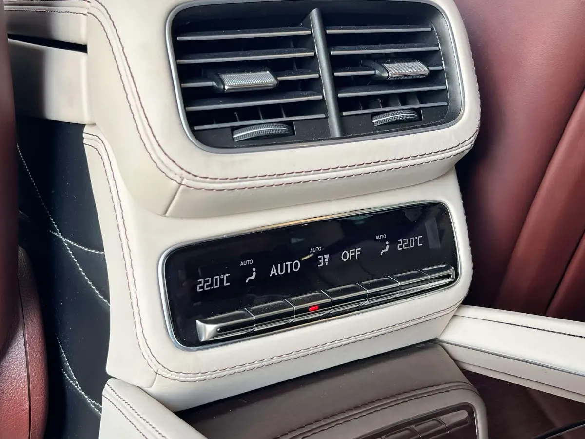 2022 Mercedes-Benz Maybach GLS 4.0T 558HP V8 9AT,autocango,china used car exporter,china ev exporter,chinese used car exporter,chinese used ev exporter