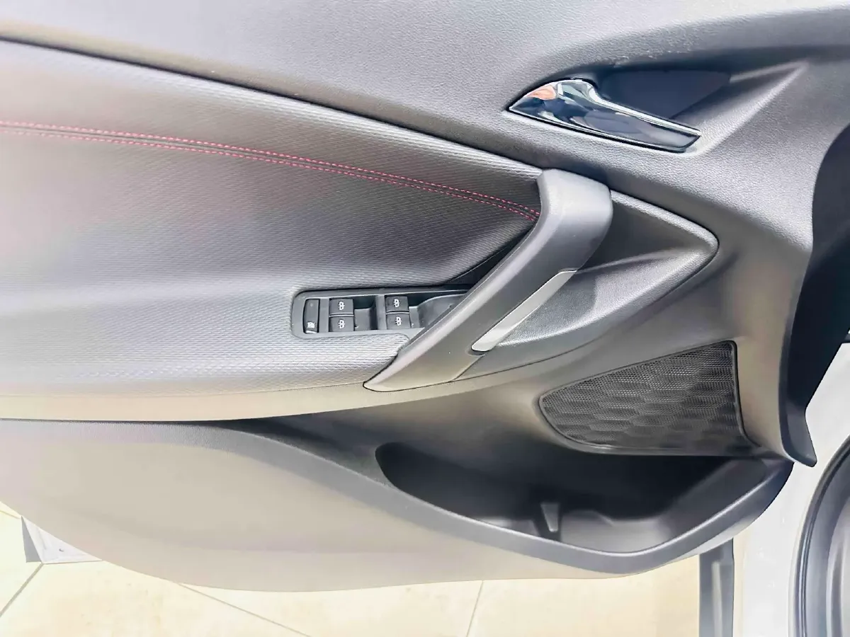 2021 Chevrolet Trax 1.3T 165HP L3 CVT,autocango,china used car exporter,china ev exporter,chinese used car exporter,chinese used ev exporter