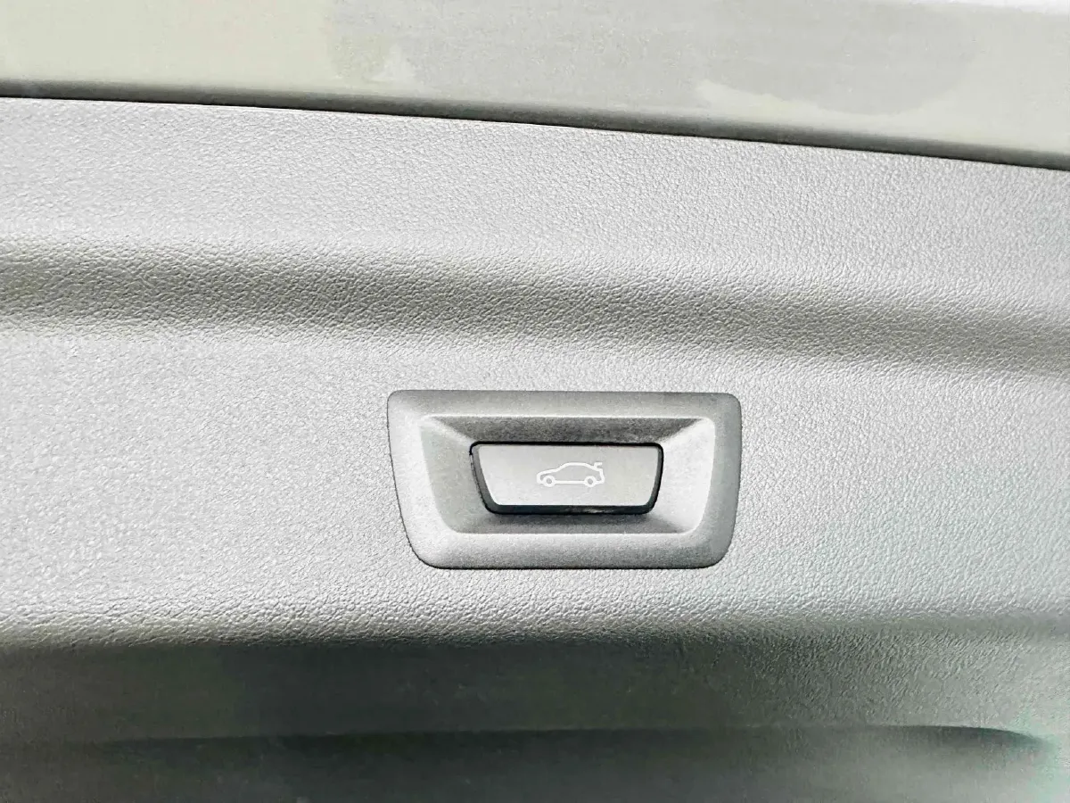 2023 BMW X1 1.5T 156HP L3 7DCT,autocango,china used car exporter,china ev exporter,chinese used car exporter,chinese used ev exporter