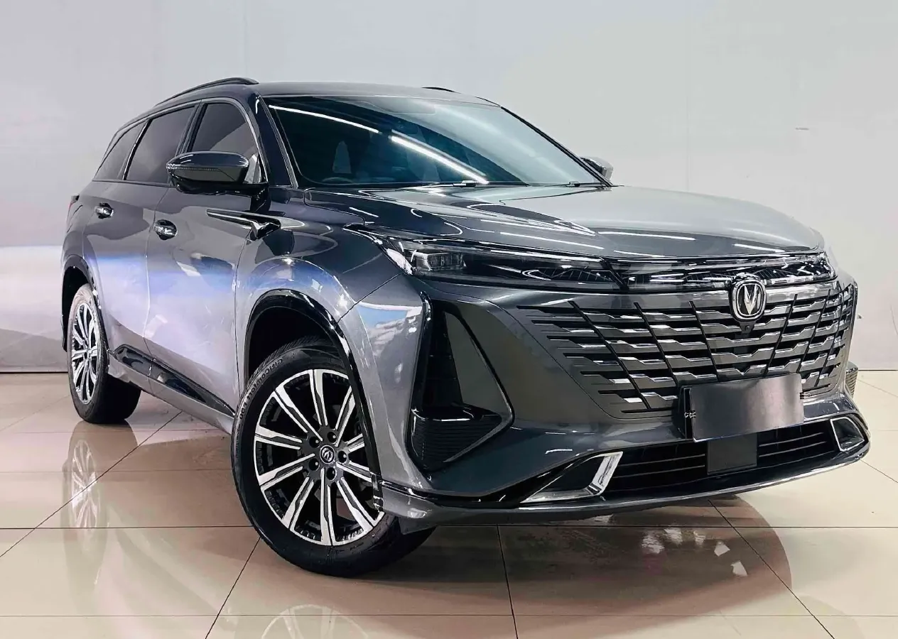 2023 ChangAn CS75 Plus 2.0T 233HP L4 8AT,autocango,china used car exporter,china ev exporter,chinese used car exporter,chinese used ev exporter