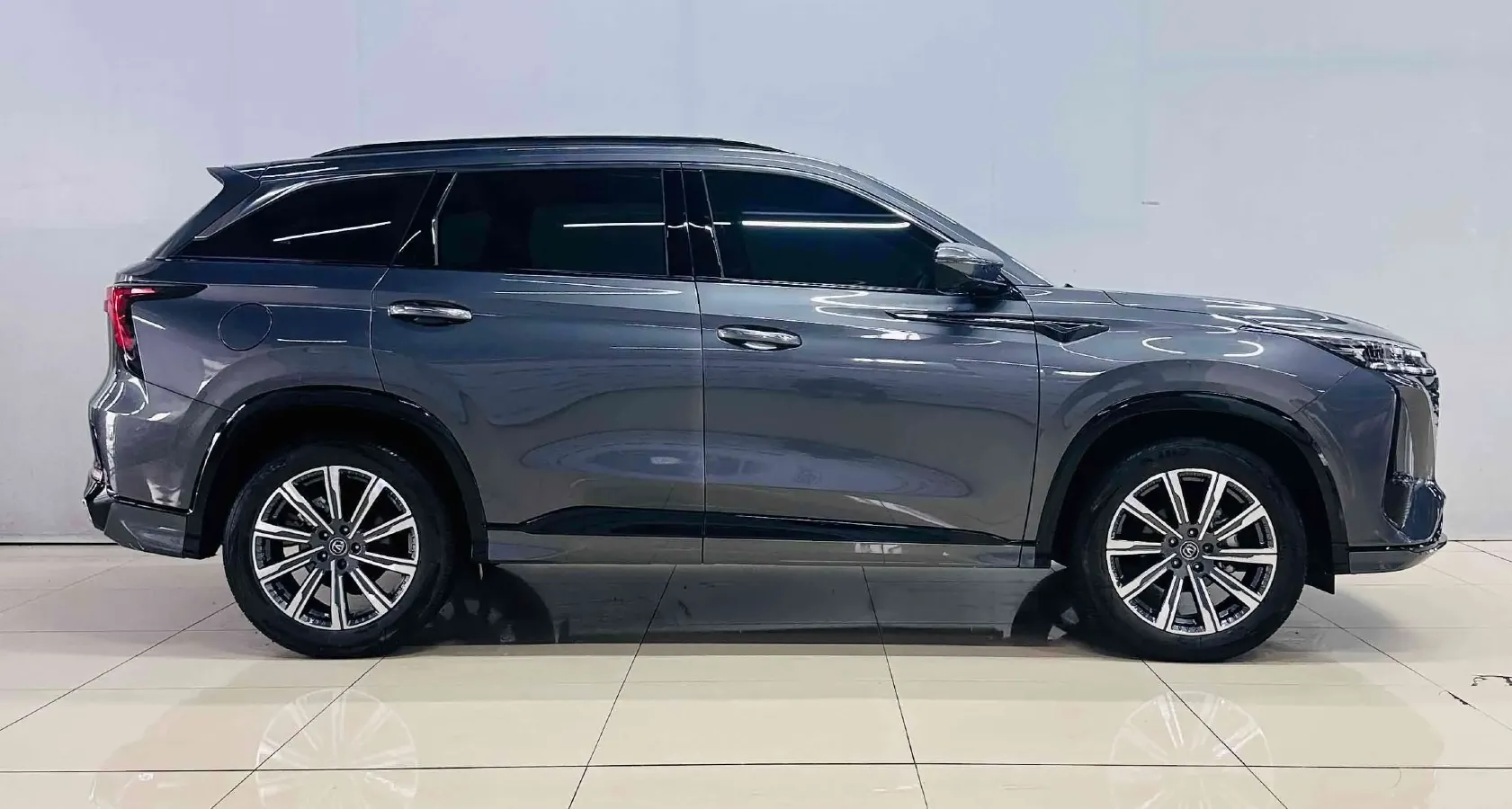 2023 ChangAn CS75 Plus 2.0T 233HP L4 8AT,autocango,china used car exporter,china ev exporter,chinese used car exporter,chinese used ev exporter