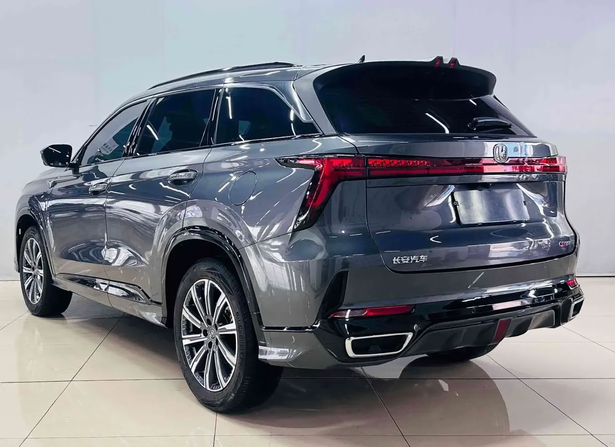 2023 ChangAn CS75 Plus 2.0T 233HP L4 8AT,autocango,china used car exporter,china ev exporter,chinese used car exporter,chinese used ev exporter