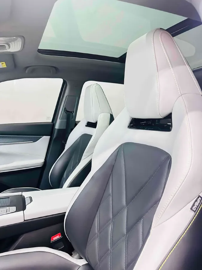 2023 ChangAn CS75 Plus 2.0T 233HP L4 8AT,autocango,china used car exporter,china ev exporter,chinese used car exporter,chinese used ev exporter