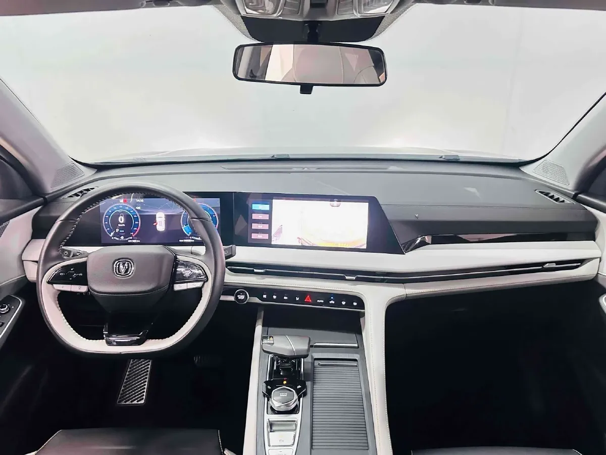 2023 ChangAn CS75 Plus 2.0T 233HP L4 8AT,autocango,china used car exporter,china ev exporter,chinese used car exporter,chinese used ev exporter