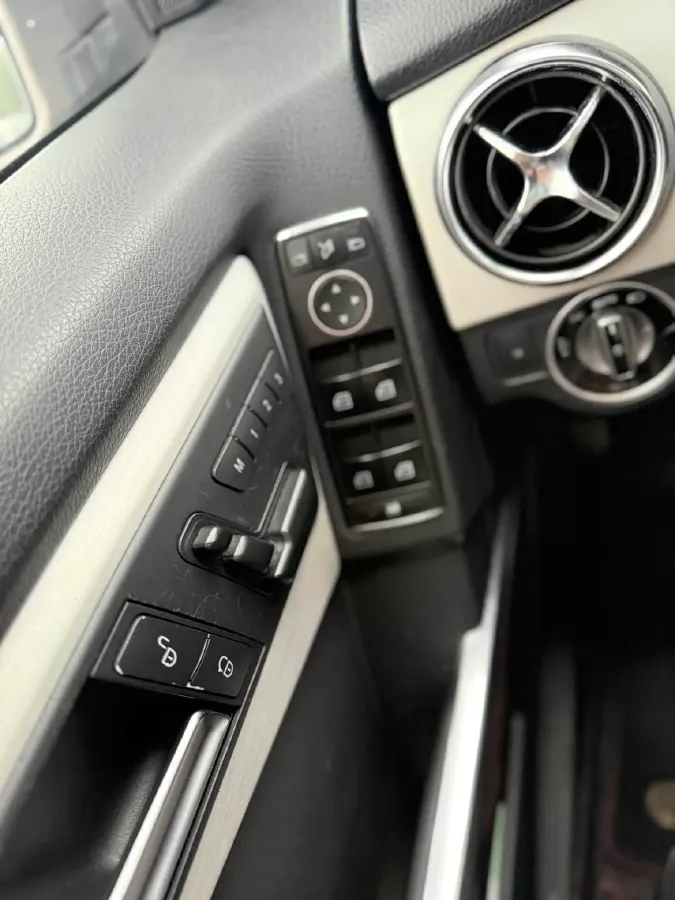 2013 Mercedes-Benz GLK Class 3.0L 245HP V6 7AT,autocango,china used car exporter,china ev exporter,chinese used car exporter,chinese used ev exporter