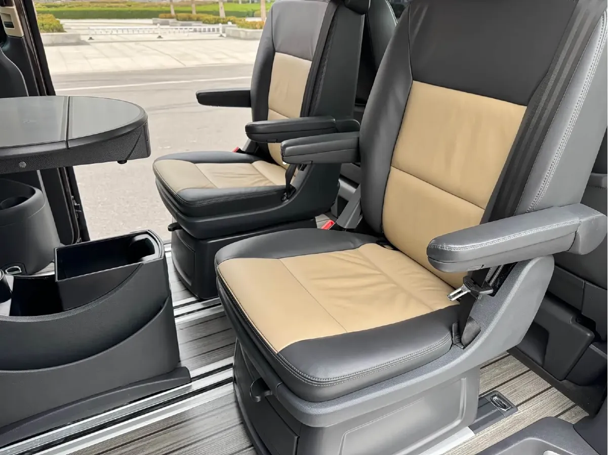 2014 Volkswagen Multivan 2.0T 204HP L4 7DCT,autocango,china used car exporter,china ev exporter,chinese used car exporter,chinese used ev exporter