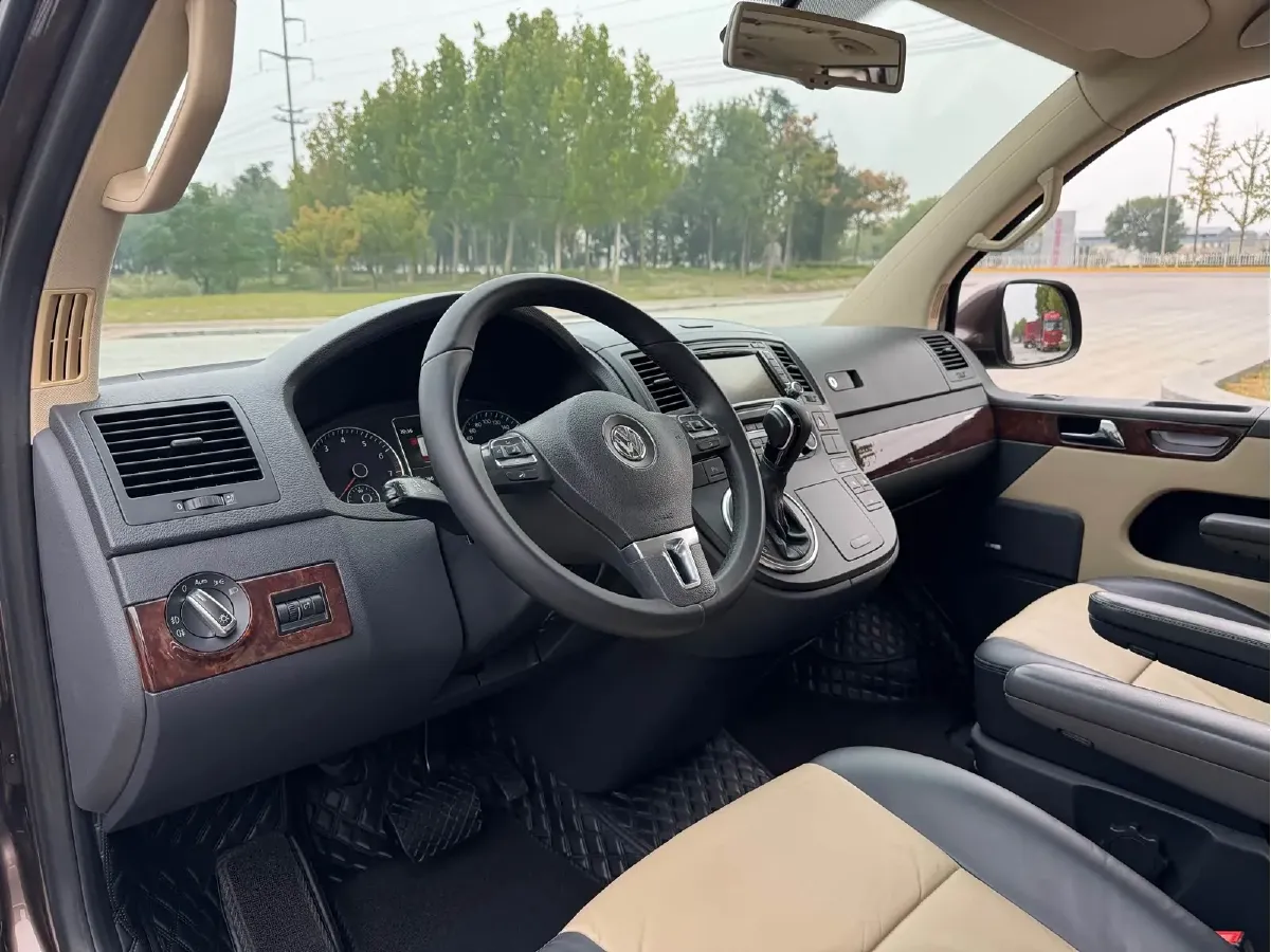 2014 Volkswagen Multivan 2.0T 204HP L4 7DCT,autocango,china used car exporter,china ev exporter,chinese used car exporter,chinese used ev exporter