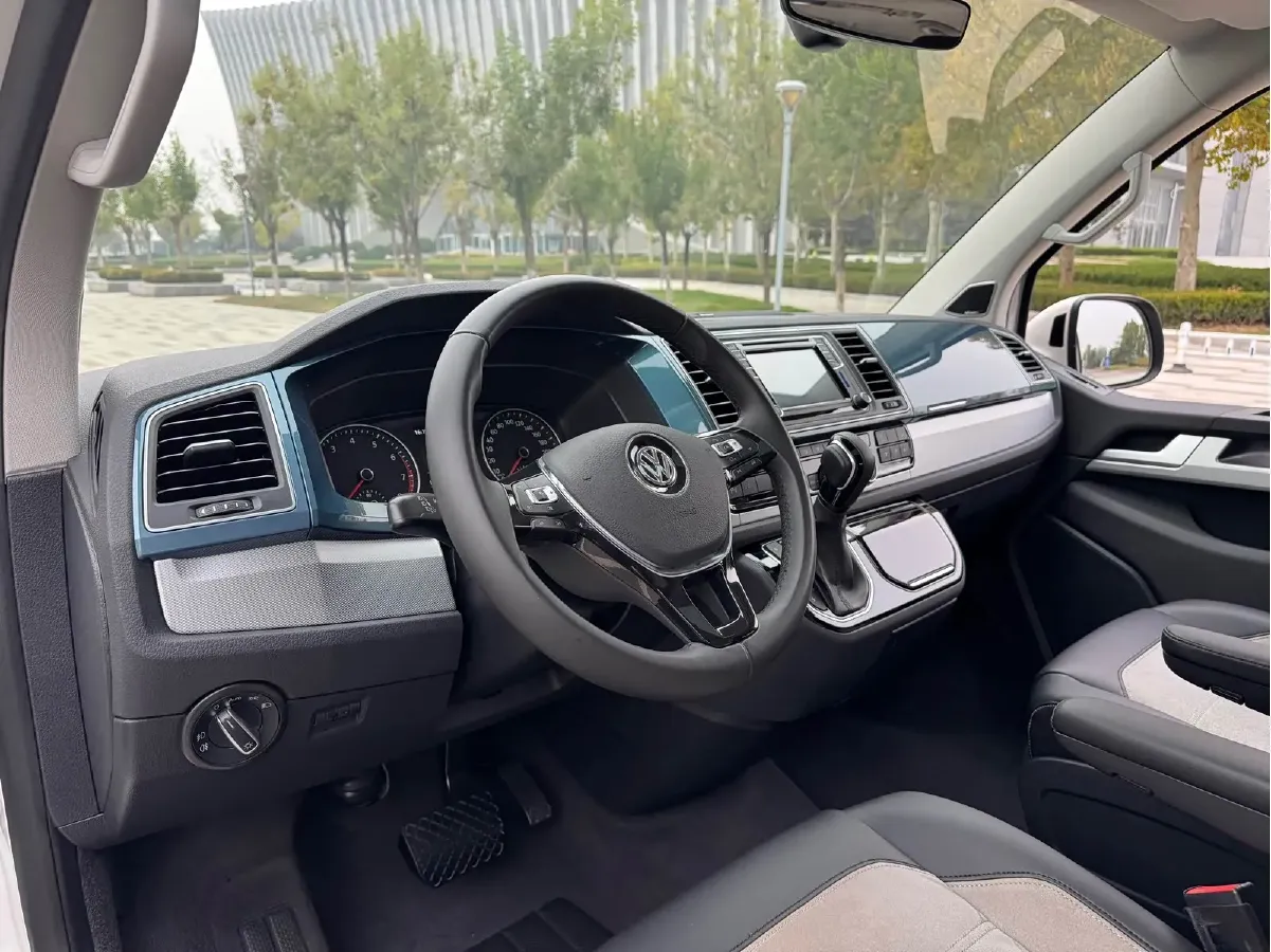 2018 Volkswagen Multivan 2.0T 204HP L4 7DCT,autocango,china used car exporter,china ev exporter,chinese used car exporter,chinese used ev exporter