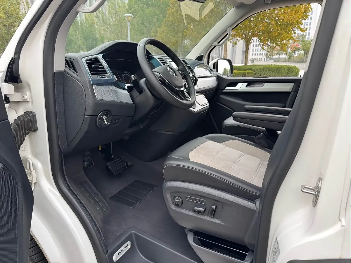 2018 Volkswagen Multivan 2.0T 204HP L4 7DCT,autocango,china used car exporter,china ev exporter,chinese used car exporter,chinese used ev exporter