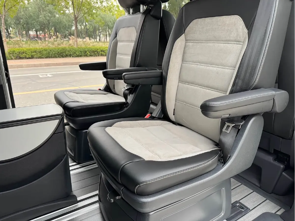 2018 Volkswagen Multivan 2.0T 204HP L4 7DCT,autocango,china used car exporter,china ev exporter,chinese used car exporter,chinese used ev exporter