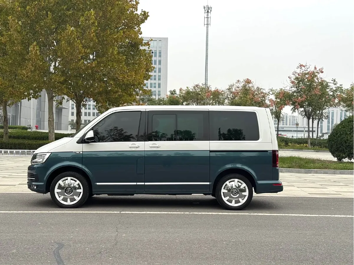 2018 Volkswagen Multivan 2.0T 204HP L4 7DCT,autocango,china used car exporter,china ev exporter,chinese used car exporter,chinese used ev exporter