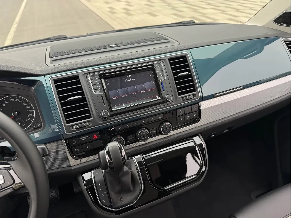 2018 Volkswagen Multivan 2.0T 204HP L4 7DCT,autocango,china used car exporter,china ev exporter,chinese used car exporter,chinese used ev exporter